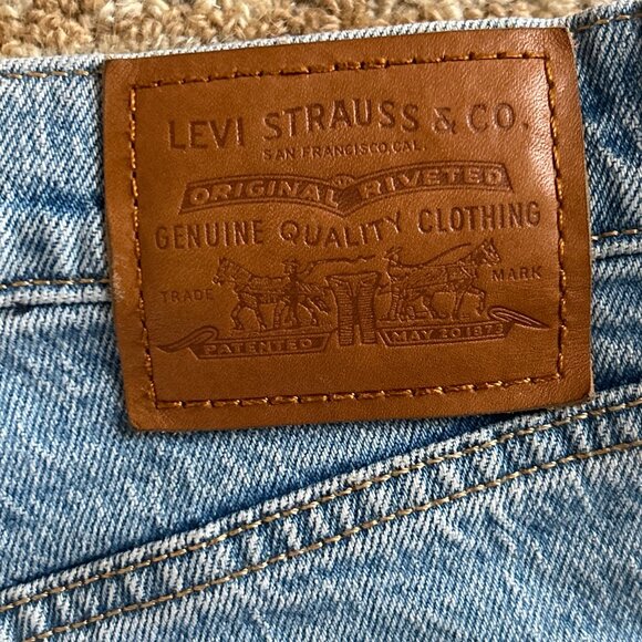 Levi's Ribcage Straight Leg Jeans - Picture 6 of 14